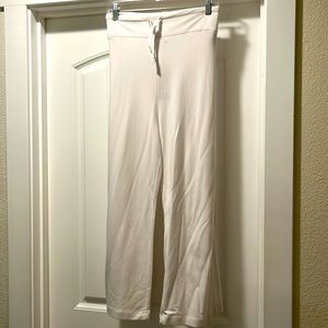 Barefoot dreams Lux lounge wide leg cropped pants.